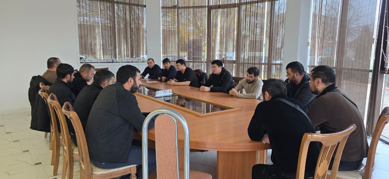 Иностранным гражданам, осуществляющим трудовую деятельность в Хасавюрте, объяснили правила пребывания в России